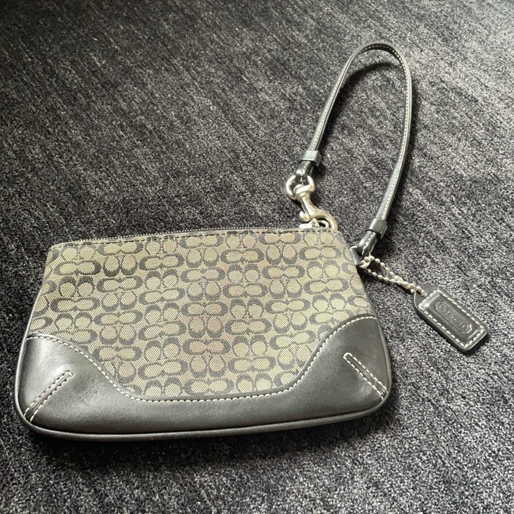 Classic Coach wristlet
